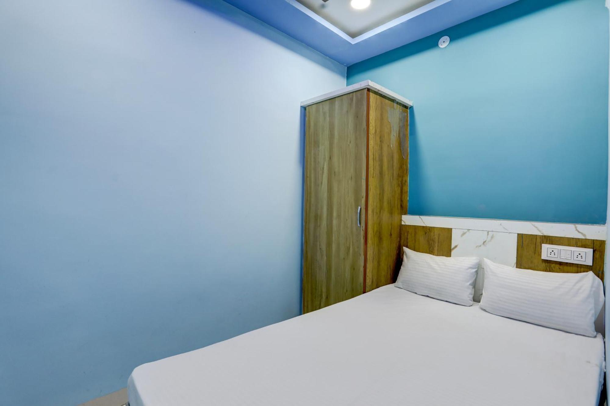Spot On Hotel Ronak Place Індаур Екстер'єр фото